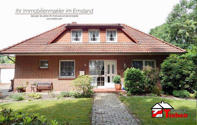 Bungalow mit Doppelgarage und Teichanlage auf großem Grundstück Bungalow mit Doppelgarage und Teichanlage auf großem Grundstück