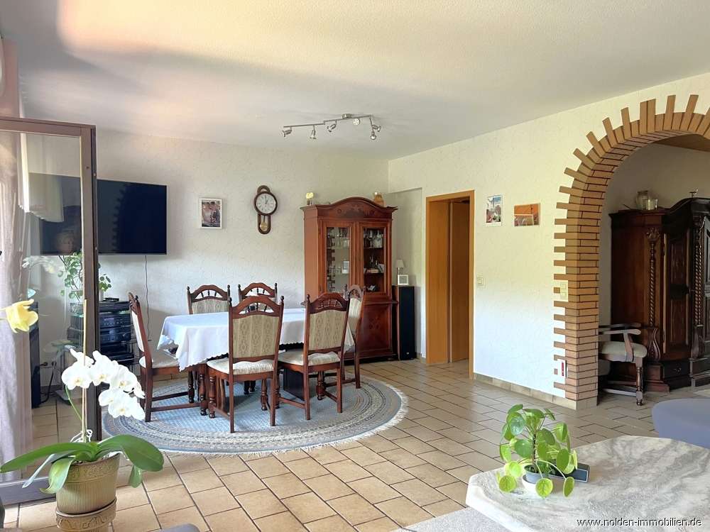 Immobilie in Schwetzingen - ***VIELSEITIG & GROSSZÜGIG – 4 WOHNEINHEITEN MIT GARTEN, GARAGE & STELLPLÄTZEN*** - Bild 15