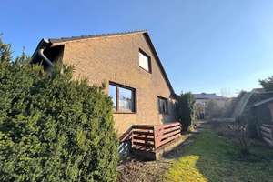 Großzügiges Einfamilienhaus mit großem Garten in ruhiger, gewachsener Lage und guter Infrastruktur – Die vollständige Adresse der Immobilie erhältst du vom Anbieter., 38300 Wolfenbüttel – Vorschaubild 4