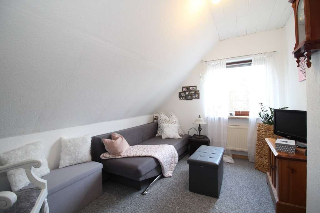 Immobilie in Owschlag - Einfamilienhaus mit vier Zimmern und Terrasse mitten in Owschlag!
 - Bild 3