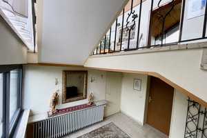Geschmackvolles Architektenhaus mit offener Galerie • Eingangsbereich mit Kamin • Laubenheim – Mainz – Vorschaubild 25