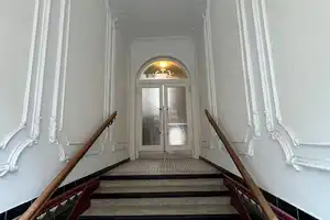 Schicke 3 Zimmer im Westend - Erdgeschoss - schick saniertes Bad! – Yorckstraße 7, 65195 Wiesbaden – Vorschaubild 1