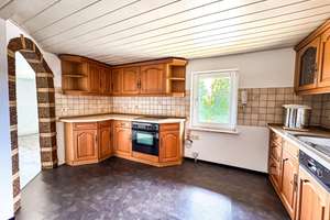 Einfamilienhaus in Crimmitschau
Neue Heizung, Garten, Nebengelass  – Die vollständige Adresse der Immobilie erhältst du vom Anbieter., 8451 Crimmitschau – Vorschaubild 9