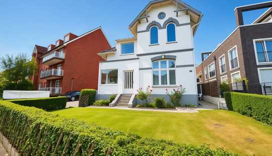 Bild von Historisches Einfamilienhaus mit KFZ-Werkstatt, Garagen und Ausstellungsraum