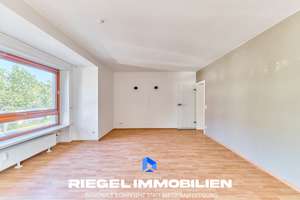 Sie hier? Wir auch! Gepflegte 3-Zimmer-Wohnung mit Süd-Ost-Balkon und Garage