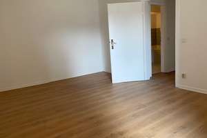 Teilmodernisierte 2-Zimmer-Wohnung mit Balkon (1.OG) – 61 m² – zentrale Lage – Moerserstrasse 79, 47803 Cracau, Krefeld – Vorschaubild 3