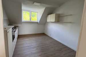 Freundliche 2-Zimmer-DG-Wohnung mit großer Wohnküche in Wuppertal – Uellendahlerstraße 452, 42109 Wuppertal – Vorschaubild 4