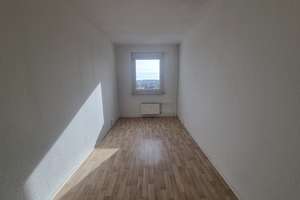 Zeit zum Toben, Spielen und Lachen! Familienwohnung mit großem Sonnenbalkon – Bruno-Taut-Ring 166, 39130 Neu Olvenstedt, Magdeburg – Vorschaubild 3