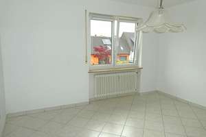 N-Werderau: Schöne 3-Zi-Whg. im 1.OG eines 3-FH, großer Balkon, Blick ins Grüne, Garage, 2 Keller – Die vollständige Adresse der Immobilie erhältst du vom Anbieter., 90441 Werderau, Nürnberg – Vorschaubild 6