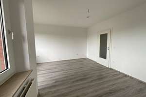 Gemütliche 3-Zimmer-Etagenwohnung in Leer – 63,25 m² auf der 1. Etage links – Tjackleger Fährweg 15, 26789 Leer (Ostfriesland) – Vorschaubild 2