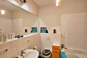 Top Lage - sehr schöne helle 2 Zimmer Wohnung mit Balkon – 10247 Friedrichshain, Berlin – Vorschaubild 10