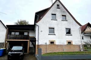 Bezugsfertiges Zweifamilienhaus: Geräumig, modern und mit großzügigem Gartenparadies! – Gießen (Kreis) – Vorschaubild 1
