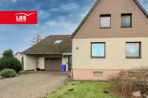 Platzwunder! Haus mit großem Grundstück und Garage in Bestlage! – Braunschweig – Vorschaubild 1