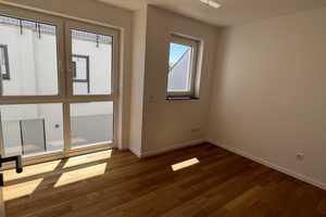 Townhouse in Frankfurt mit Garten und Terrasse!+ EINBAUKÜCHE! – Akazienstraße 29, 65933 Frankfurt am Main – Vorschaubild 11