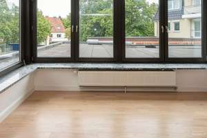 Großzügige 4-Zimmer-Wohnung mit Wintergarten, Balkon und Einbauküche – 37073 Oststadt, Göttingen – Vorschaubild 2