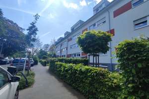 Top aufgeteilte 3 Zimmer Wohnung mit Balkon! Möbelübernahme erwünscht!