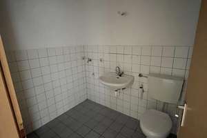 schöne 44 m² Dachgeschoss Wohnung mit Balkon und Einbauküche – Schleusenstr. 56, 47229 Friemersheim, Duisburg – Vorschaubild 5