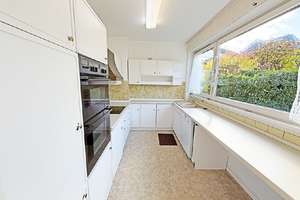 Lichtdurchflutetes Reihenmittelhaus mit Gartenparadies und Außenschwimmbecken am Ennert – Die vollständige Adresse der Immobilie erhältst du vom Anbieter., 53229 Holtorf, Bonn – Vorschaubild 5