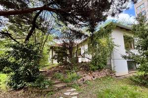 Großer Bungalow in ruhiger Sackgasse in Frankfurt-Fechenheim auf herrlich eingewachsenem Grundstück – Die vollständige Adresse der Immobilie erhältst du vom Anbieter., 60386 Fechenheim, Frankfurt am Main – Vorschaubild 2