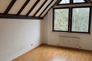 Exklusive, gepflegte 2-Zimmer-Dachgeschosswohnung mit geh. Innenausstattung mit EBK – Statthalterhofweg 7, 50858 Köln – Vorschaubild 3