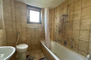 Zweifamilienhaus in beliebter Lage von Bühl – Die vollständige Adresse der Immobilie erhältst du vom Anbieter., 77815 Bühl – Vorschaubild 5
