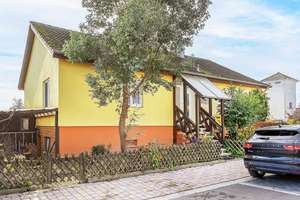 Freistehendes Einfamilienhaus mit Optimierungspotential in ruhiger Lage! – Die vollständige Adresse der Immobilie erhältst du vom Anbieter., 76706 Dettenheim – Vorschaubild 2