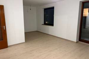 renovierte zwei-Zimmerwohnung inkl. Stellplatz in zentraler Lage
