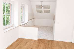 Frisch renovierte 4-Zimmer-Dachgeschosswohnung mit Balkon in ruhiger Lage – grasseler straße 90, 38110 Wabe-Schunter-Beberbach, Braunschweig – Vorschaubild 3