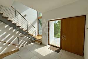 Isernhagen-Süd: Kombination aus Bauhaus-Architektur, Barrierefreiheit und Energieeffizienz – Die vollständige Adresse der Immobilie erhältst du vom Anbieter., 30657 Isernhagen-Süd, Hannover – Vorschaubild 7