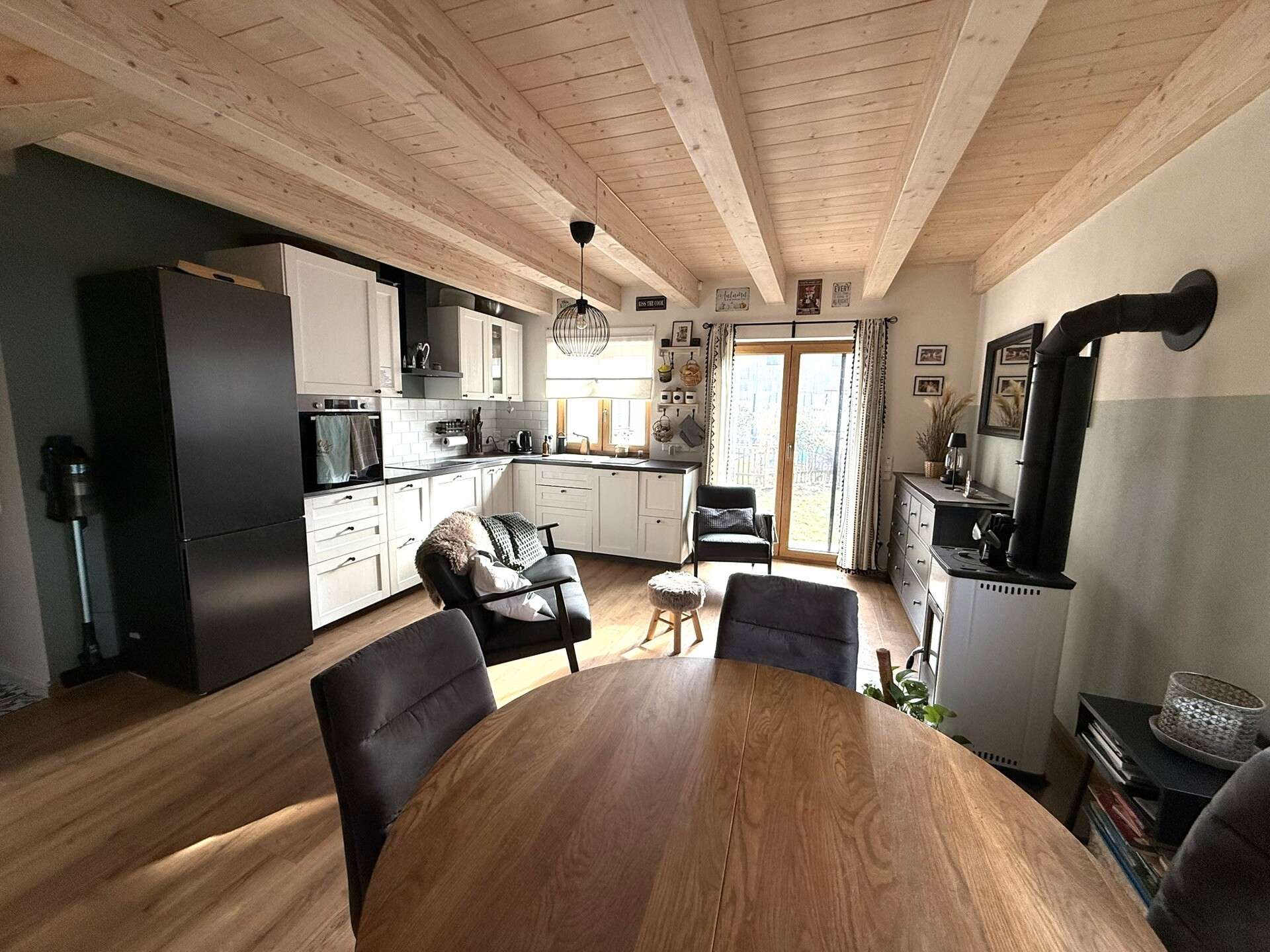 Immobilie in Eiselfing - idyllische Haushälfte in Weilerlage: neuwertige 3-Zimmer mit kl. Garten - Bild 8