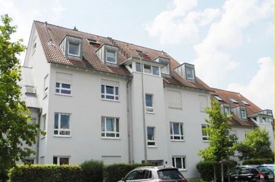 Zum 01.09 eine 2 Zimmerwohnung + Stellplatz + EBK + Balkon in Hofheim am Taunus