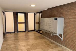 Großzügige 3-Zimmerwohnung mit Parkettboden und Einbauküche in Köln Westhoven – Die vollständige Adresse der Immobilie erhältst du vom Anbieter., 51149 Westhoven, Köln – Vorschaubild 1