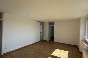 Stilvolle, 2-Zimmer-Wohnung mit Balkon und Einbauküche in Nürnberg – Die vollständige Adresse der Immobilie erhältst du vom Anbieter., 90402 Tullnau, Nürnberg – Vorschaubild 5