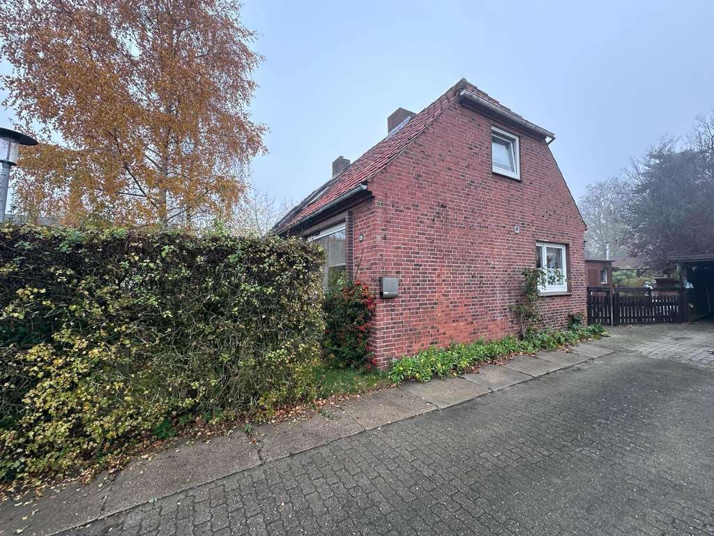 Immobilie in Heide - Vermietete Doppelhaushälfte im Herzen von Heide - Bild 1