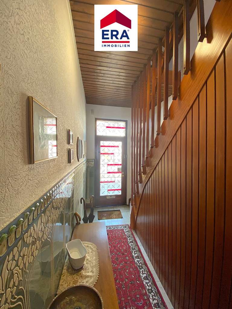 Immobilie in Großrosseln - EIN-, BIS ZWEIFAMILIENHAUS, MEHRGENERATIONENHAUS MIT GARAGE IN GROSSROSSELN - Bild 1