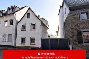 Einfamilienhaus mit Entwicklungspotenzial und großem Grundstück!