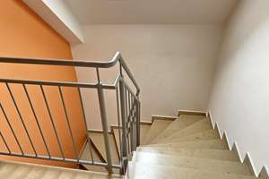 Attraktive 2-Zimmer-Maisonette-Wohnung im Nordwesten von Ingolstadt – Die vollständige Adresse der Immobilie erhältst du vom Anbieter., 85055 Nordost, Ingolstadt – Vorschaubild 3