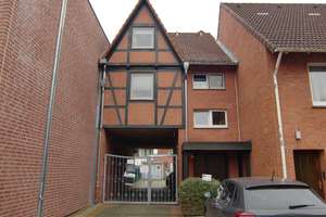Vermietetes Stadthaus mit 2 Balkonen und Innenhof in der City – Die vollständige Adresse der Immobilie erhältst du vom Anbieter., 21423 Winsen (Luhe) – Vorschaubild 1