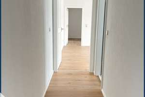 Frisch renovierte 2-Zimmer-Dachgeschosswohnung mit Balkon, EBK & modernem Bad - perfekt für Azubis – Die vollständige Adresse der Immobilie erhältst du vom Anbieter., 39112 Sudenburg, Magdeburg – Vorschaubild 2