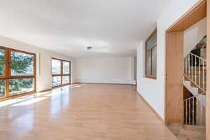 Schuch Immobilien - Raumwunder mit separater Einliegerwohnung in Blicklage – Main-Taunus-Kreis – Vorschaubild 3