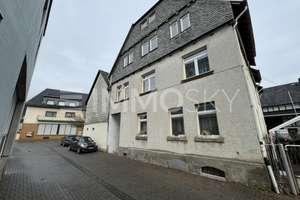Solide Basis zum fairen Preis – Ihr neues Zuhause mit Charakter – Die vollständige Adresse der Immobilie erhältst du vom Anbieter., 35789 Weilmünster – Vorschaubild 1