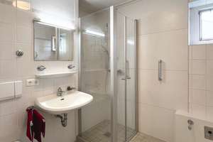 Gut geschnittene 3-Zimmer-Wohnung im 2. OG mit schönem Balkon in sehr gepflegter grüner Wohnanlage – Herzog-Ferdinand-Straße 13, 85456 Wartenberg – Vorschaubild 33