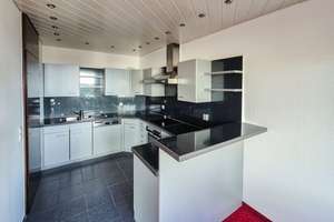 Attraktive 75 m² Wohnung – mit Einbauküche und Loggia – Die vollständige Adresse der Immobilie erhältst du vom Anbieter., 90478 Ludwigsfeld, Nürnberg – Vorschaubild 4