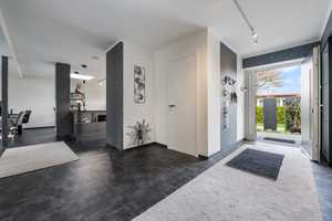 Exklusives Juwel in Sackgassenlage! Hochwertig kernsanierter Bungalow mit Doppelgarage und Fahrstuhl – Segeberg (Kreis) – Vorschaubild 3