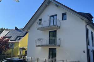 Helle 2-Zimmer Wohnung mit Balkon in München-Obermenzing – Eisenhartstr. 62, 81245 Obermenzing, München – Vorschaubild 1