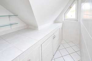 Imposante Maisonette-Wohnung mit Einfamilienhaus-Charakter, 4 Balkonen, Doppelcarport u. Sauna! – Die vollständige Adresse der Immobilie erhältst du vom Anbieter., 23627 Groß Grönau – Vorschaubild 24