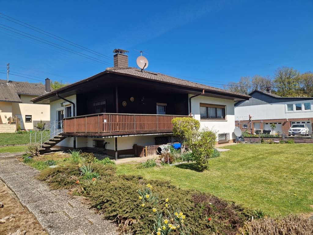 Immobilie in Bad Marienberg (Westerwald) - Gepflegtes Einfamilienhaus im Bungalowstil mit schönem Grundstück in Langenbach! - Bild 4
