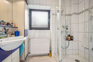 Gepflegtes Reihenmittelhaus mit Garage und Einbauküche in Krefeld-Benrad – Die vollständige Adresse der Immobilie erhältst du vom Anbieter., 47804 Benrad-Süd, Krefeld – Vorschaubild 9