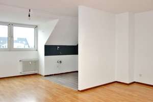 Krefeld - Am Kaiser-Wilhelm Museum, renovierte 2 Zimmer Dachgeschoss Wohnung,  saniertes Wannenbad – Die vollständige Adresse der Immobilie erhältst du vom Anbieter., 47798 Stadtmitte, Krefeld – Vorschaubild 6