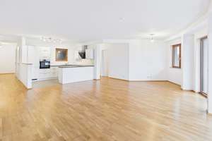 Attraktive, barrierefreie 3-Zimmer-Wohnung mit Balkon & Duplex-Stellplatz in beliebter Lage